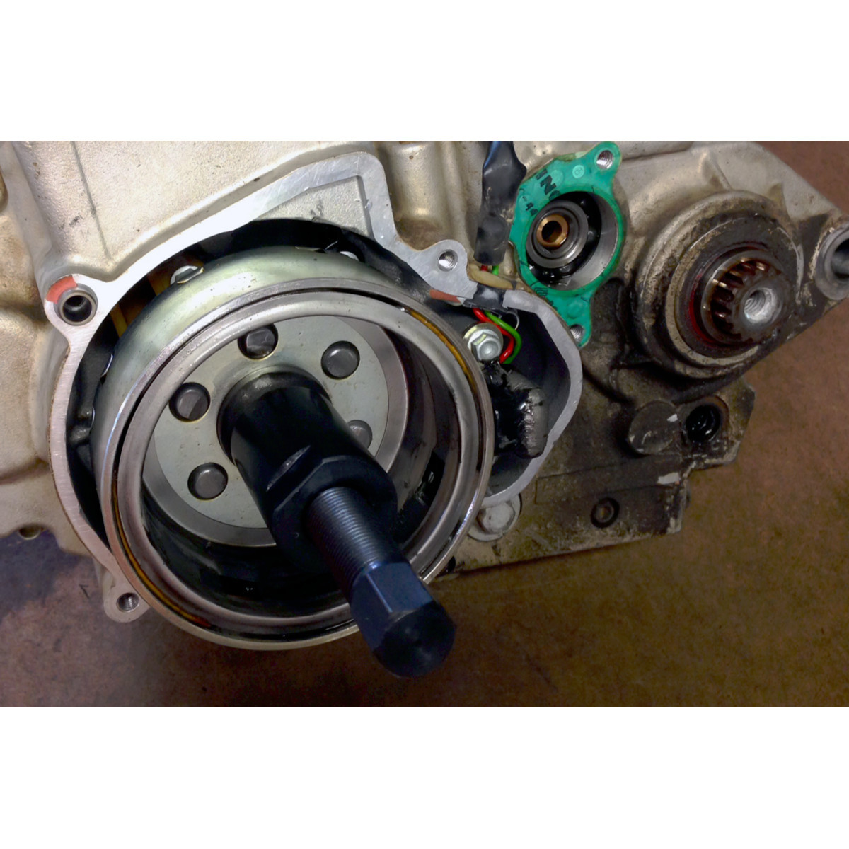 Dennis Stubblefield Sales #MP-46 - Flywheel Puller - M26 x 1.0 - Right Hand Thread - Female