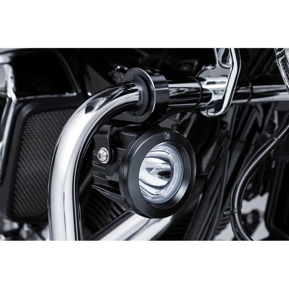 Ciro #45019 - Spotlight w/ Engine Guard Mount - Black