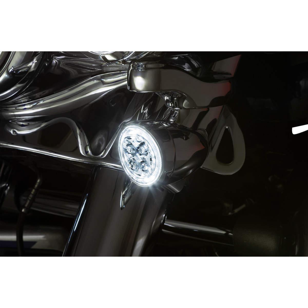 Ciro #45403 - Turn Signal Insert - Front - Chrome/Clear
