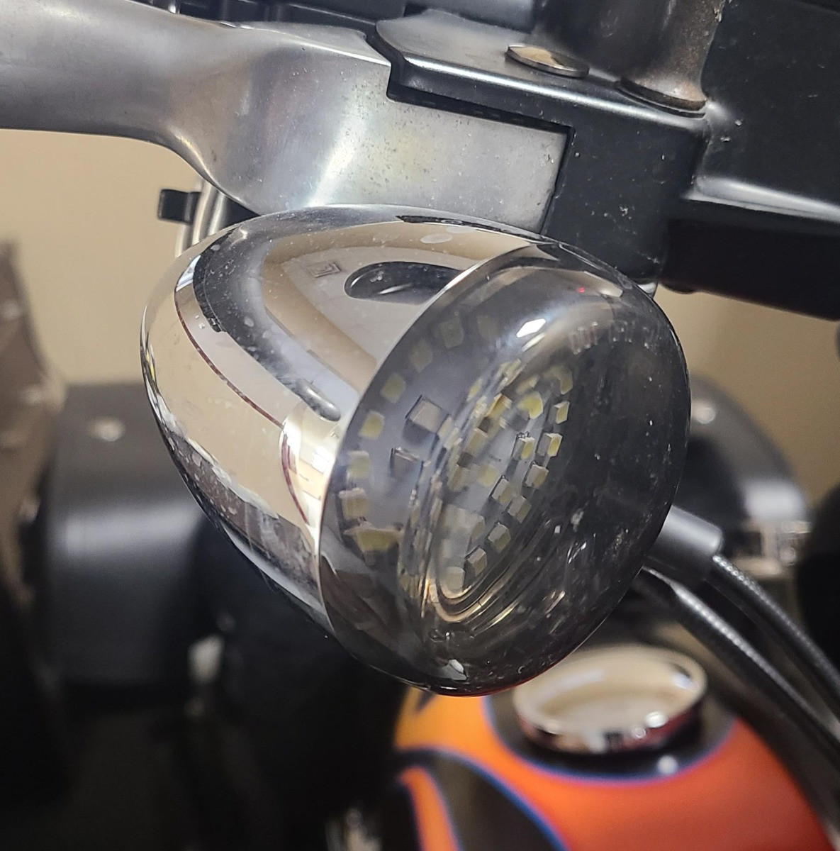 Hogworks Hogworkz® Smoked Turn Signal Bullet Style Lens Covers for Harley-davidson®