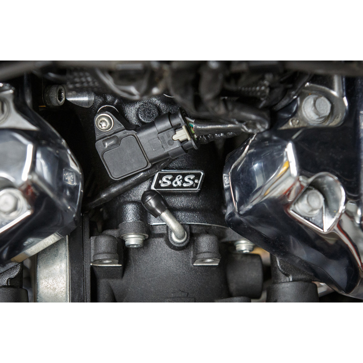 S&S Cycle #160-0276 - CNC-Ported 55 mm Intake Manifold - M8 - 55 mm - Black