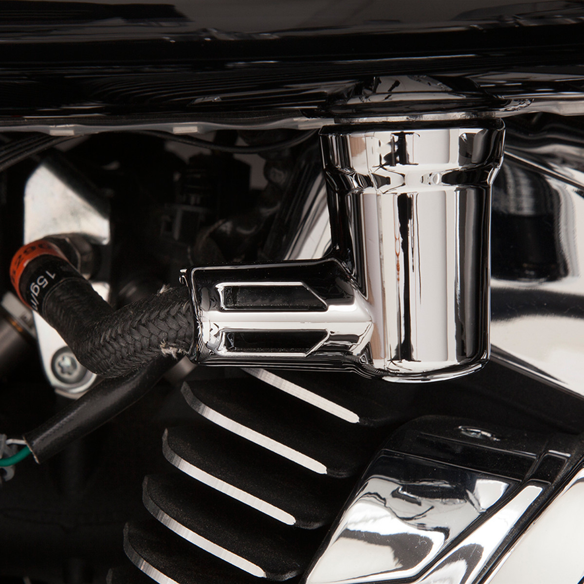 Ciro #73000 - Fuel Line Fitting Cover - Chrome - Twin Cam/Sportster