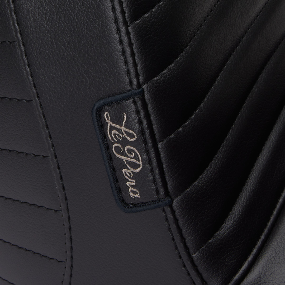 LE Pera #LKU-587PT - Tailwhip Up Front Seat - Pleated - Black - FL '08-'24