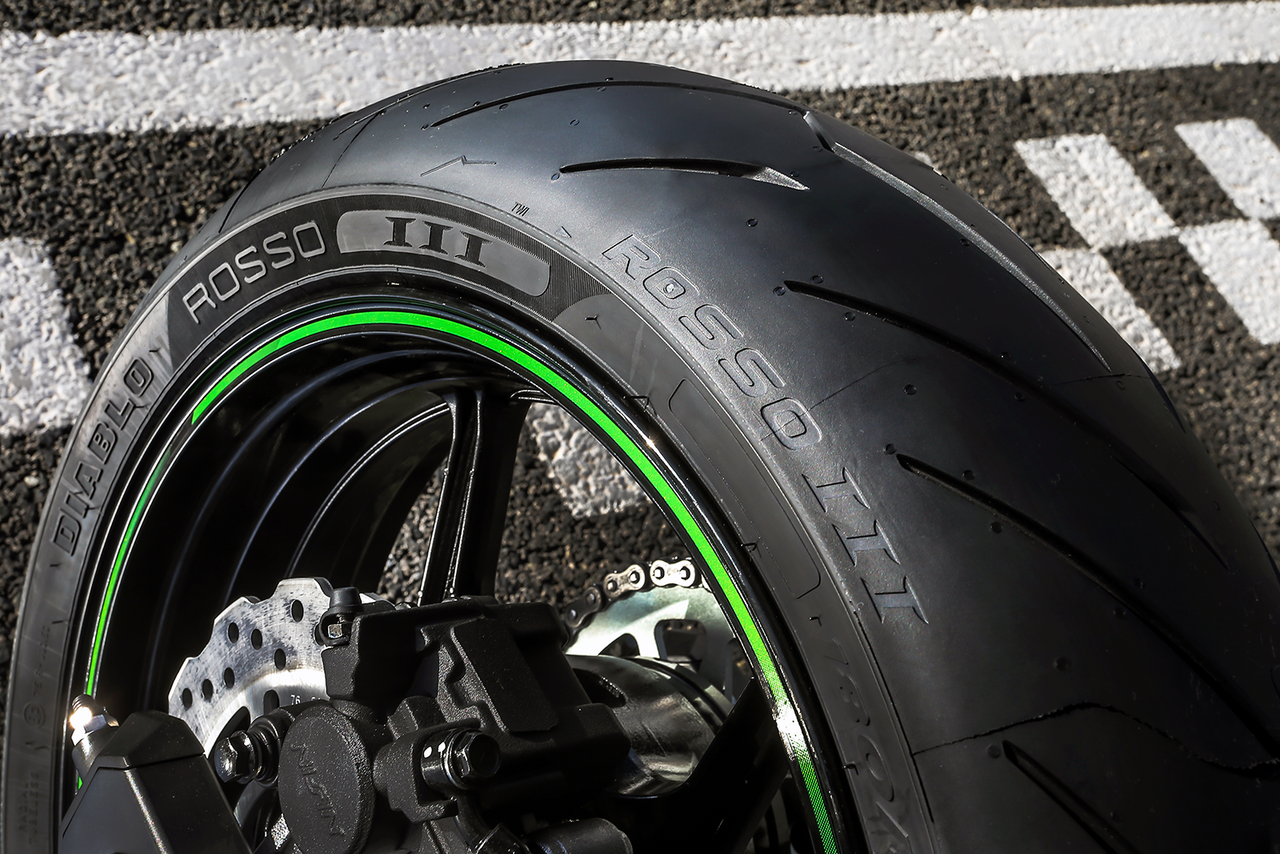 Tire - Diablo Rosso 3 - 120/70ZR17
