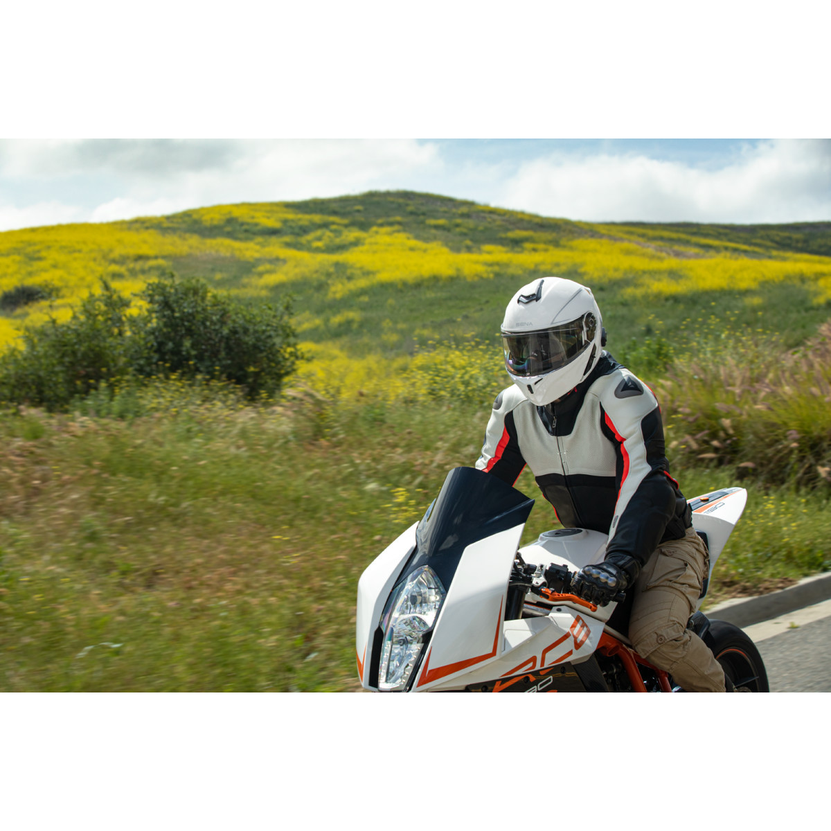 Sena #OUTRUSHR-GW0XL3 - Outrush R Helmet - White - XL