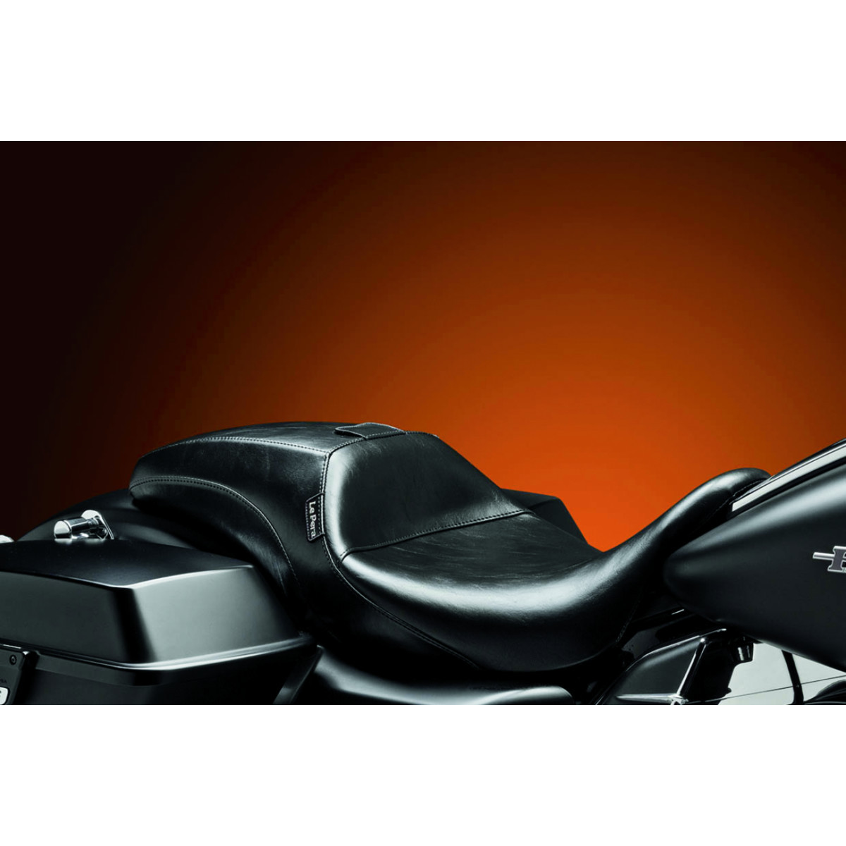 LE Pera #LK-987BR - Outcast Seat - Full-Length - With Backrest - Smooth - Black - FL '08-'23