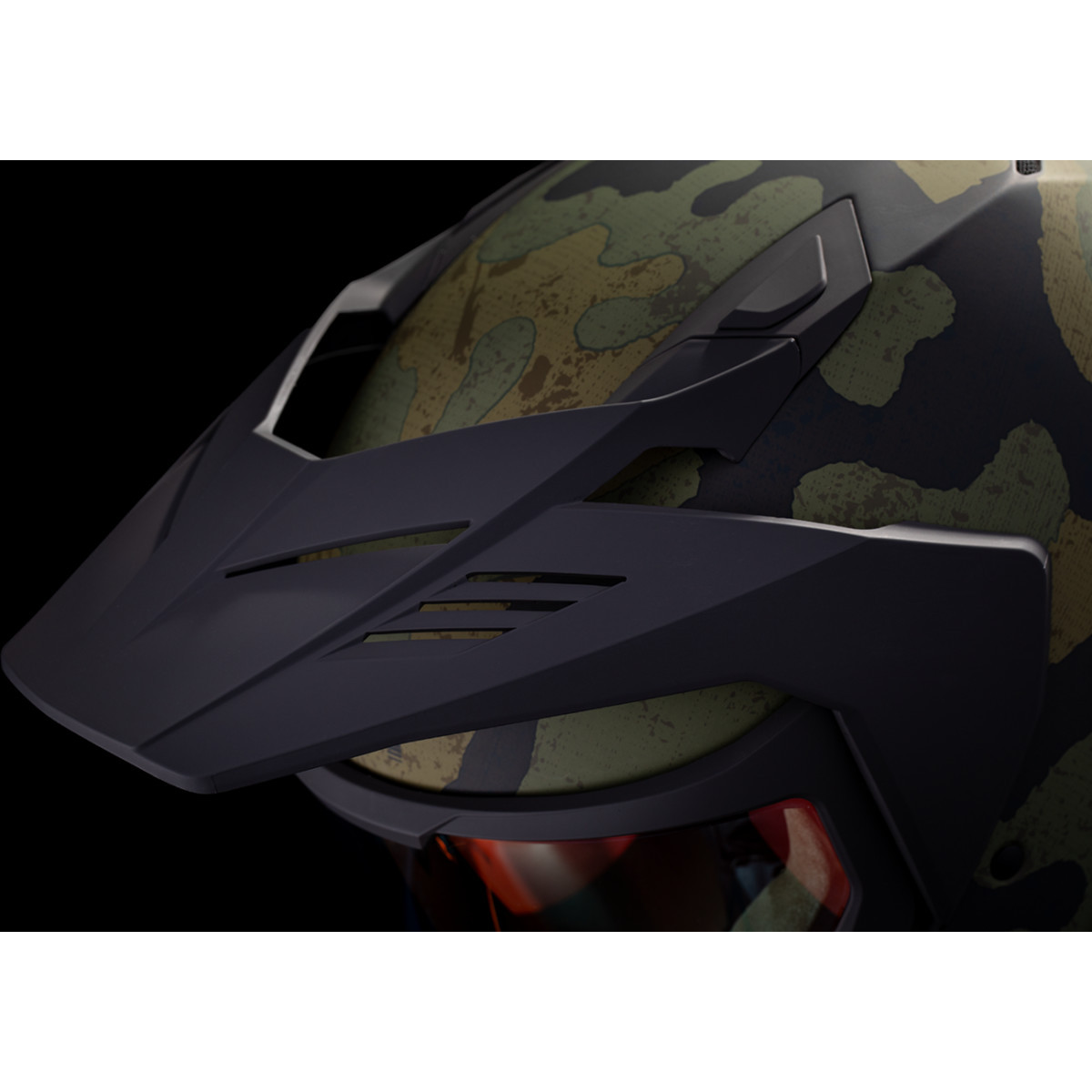Icon - Elsinore™ Helmet - Magnacross - Green - XL