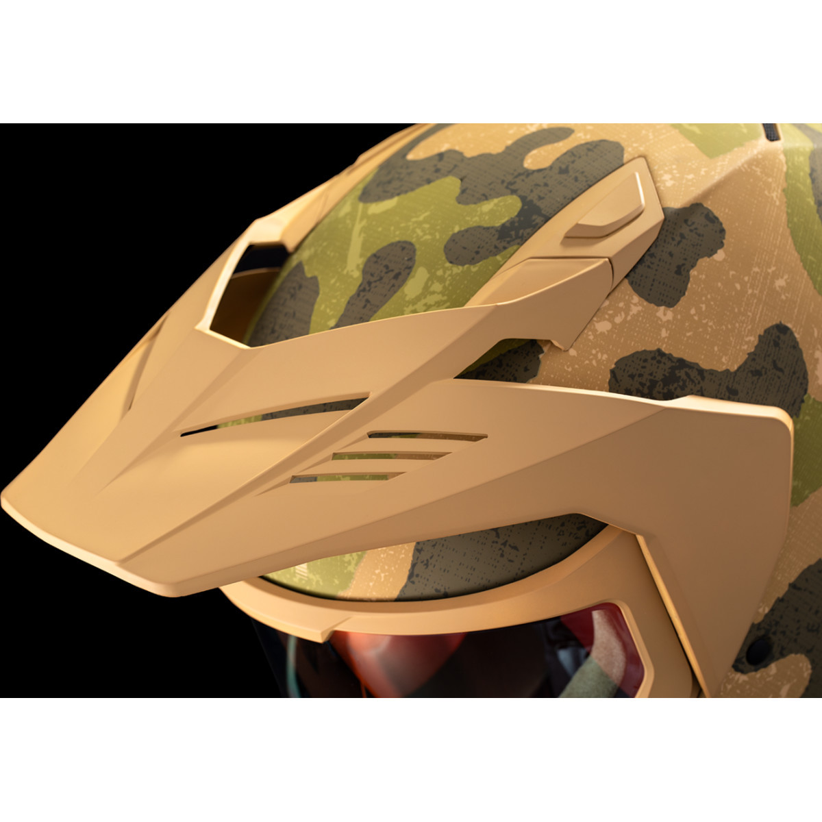 Icon - Elsinore™ Helmet - Magnacross - Tan - Large