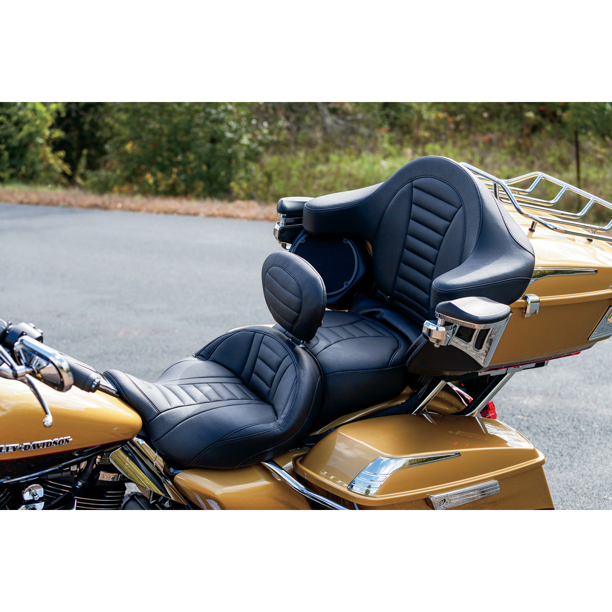 Mustang #79006 - Deluxe Touring Seat - FL '08-'25