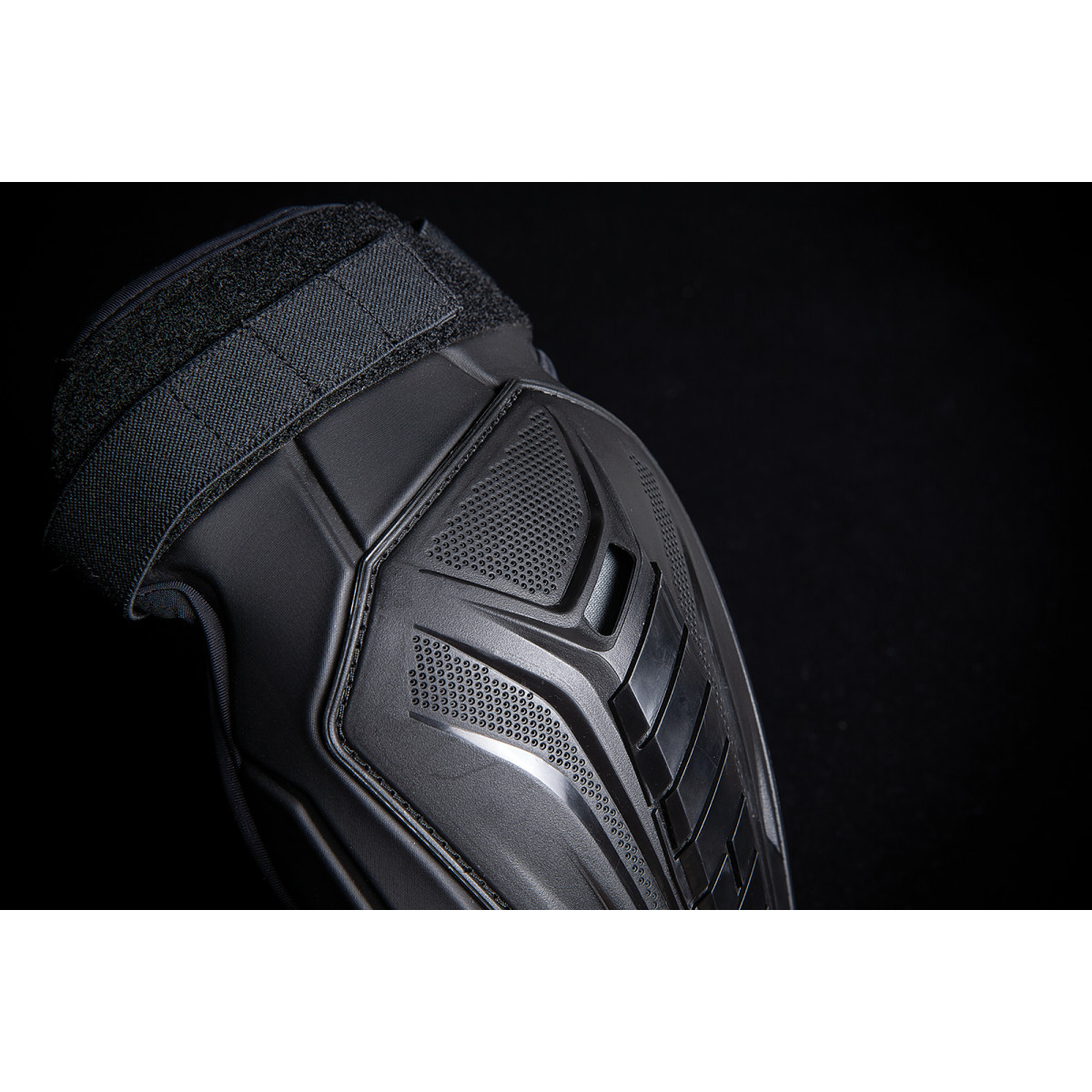 Icon - Field Armor 3™ Elbows - Black - S/M
