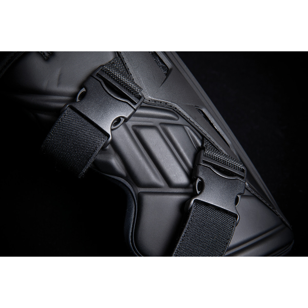 Icon - Field Armor 3™ Knees - Black - L/XL