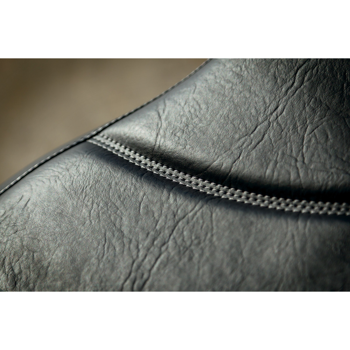 Mustang #79330 - Max Profile Solo Touring Seat - with Driver Backrest - Black - Original - FLHC/FLDE