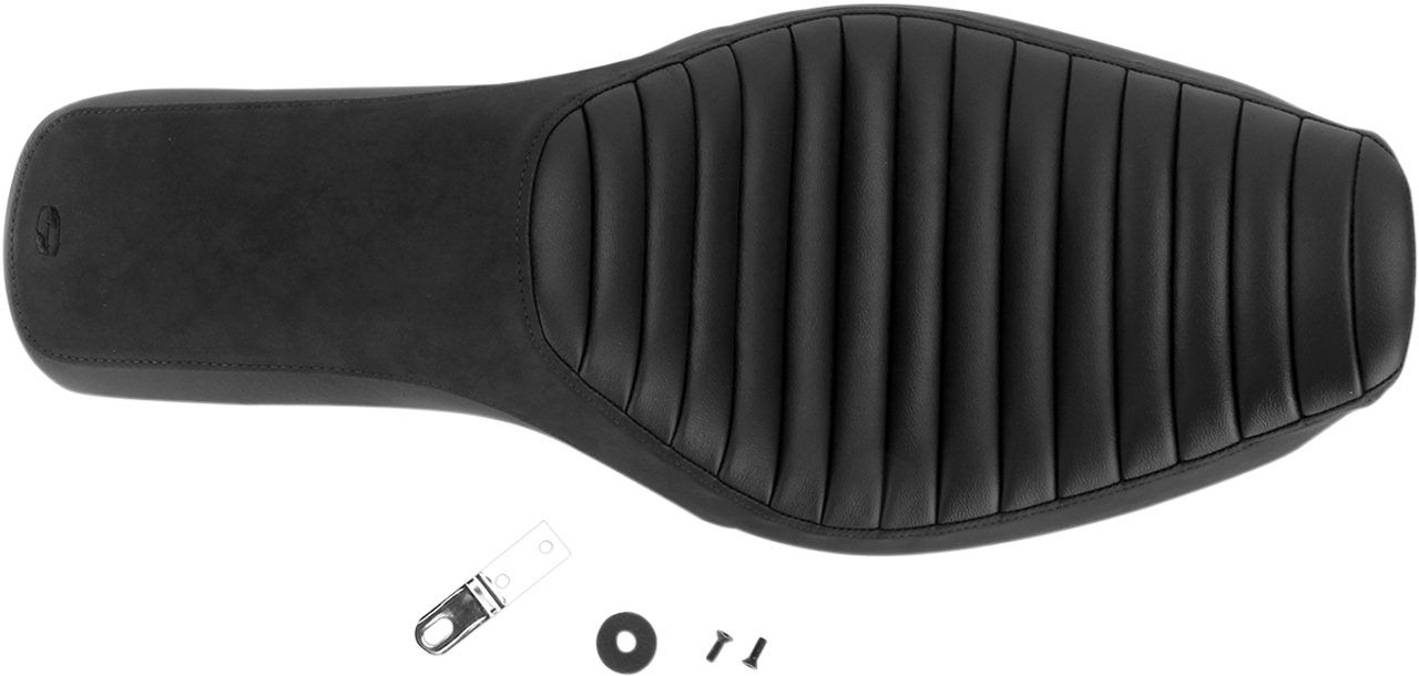 Profiler Tuck and Roll Seat- Dyna 06-17