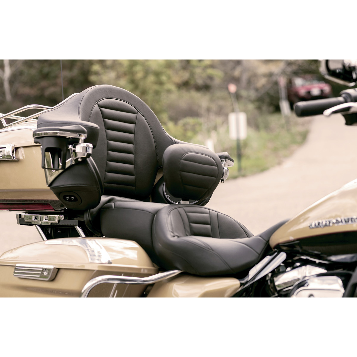 Mustang #79014 - Tourbox Pad - Deluxe - FL '14-'25