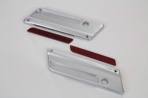 V-Twin - Wyatt Gatling Saddlebag Face Plate with Red Reflector Set