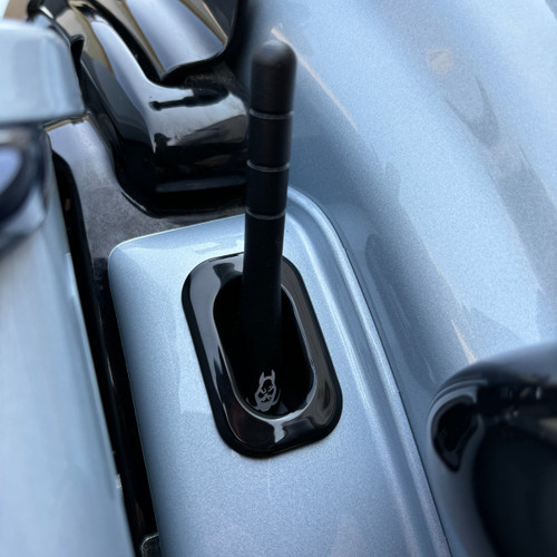 Hogworks Antenna Hole Covers / Fillers for Harley® Touring '06-'25 - Open / Blocked | Gloss Black