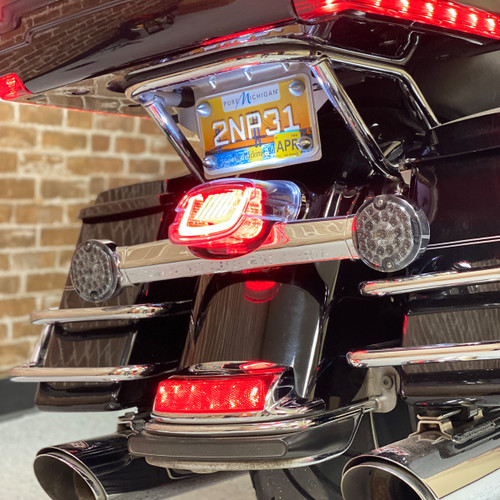 Hogworks Hogworkz® Uproar Sequential & Strobe Led Taillight w/ Plate Light | Clear