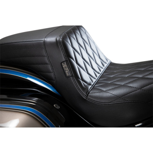 LE Pera #LYR-590DM - Kickflip Seat - Diamond - Black - Softail '18-'23