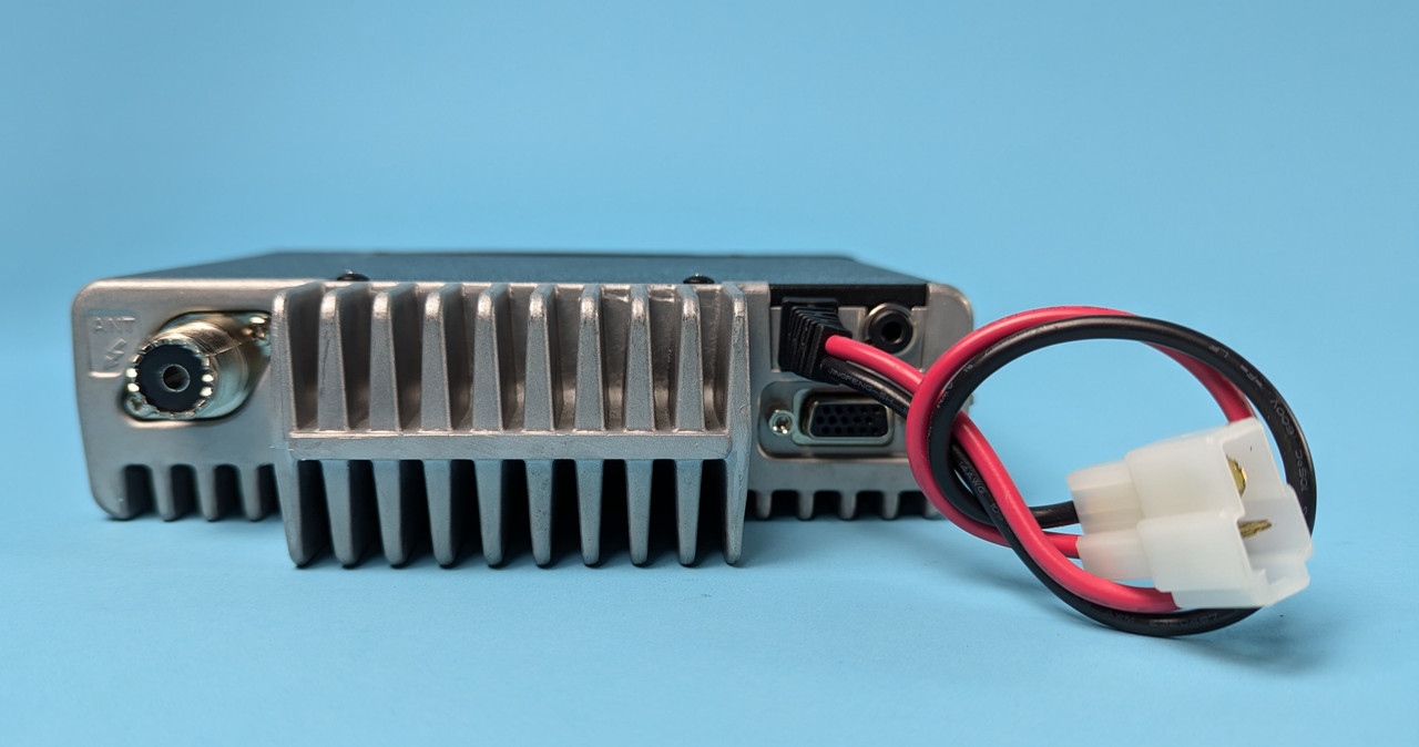 VERTEX STANDARD VX-2200-G7-25 UHF RADIO: two-way, 25w, palm