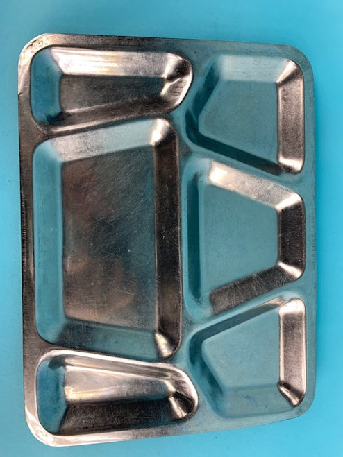 LOT OF 10 VINTAGE STAINLESS STEEL CAFETERIA FOOD TRAYS: 6 section (Used) LOT OF 10 VINTAGE STAINLESS STEEL CAFETERIA FOOD TRAYS: 6 section (Used)