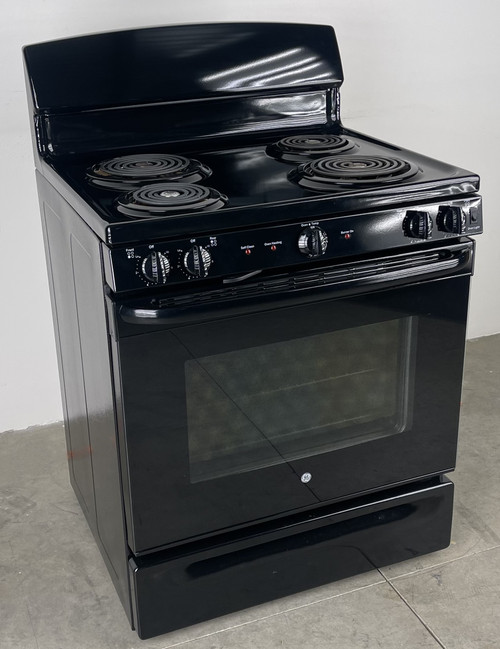 GE JB450DF1BB ELECTRIC RANGE: 30”, black, freestanding (Used) GE JB450DF1BB ELECTRIC RANGE: 30”, black, freestanding (Used)