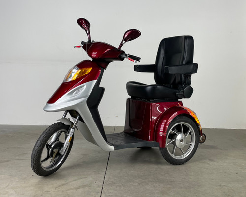 EWHEELS EW-36 SCOOTER: 350 lb max, 12mph, 43miles (Used)