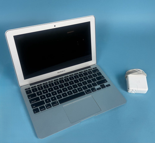 APPLE A1465 MACBOOK AIR: 2014, 4gb ram, 128gb ssd, (Used)