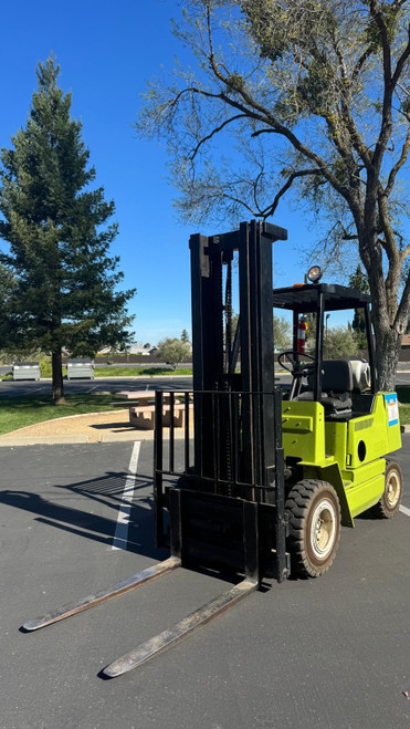 MADERA, CA: 1987 CLARK GPS25MB FORKLIFT: 519hrs (Used)