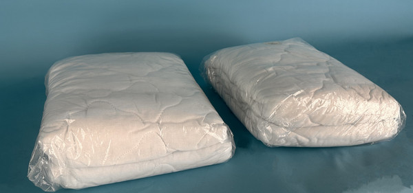 LOT OF 2 QUEEN 71113 QUILTED MATRESS PADS: 50/50, 60x80 (New)