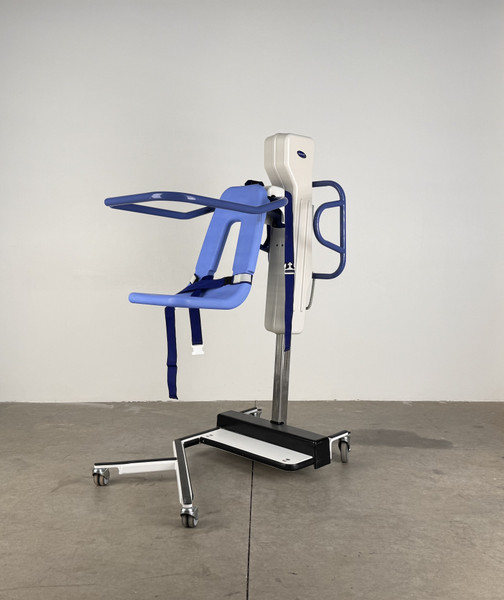 INVACARE IH1900 BATHING SEAT LIFT: battery powered lift, hand held control (Used)