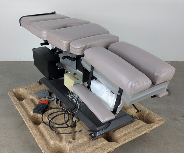 BACK SPECIALIST 1000 CHIROPRACTIC TABLE (Used)