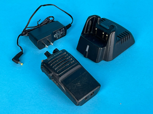 VERTEX VX-351-G7-5 UHF RADIO: charger, no battery or antenna (Used)