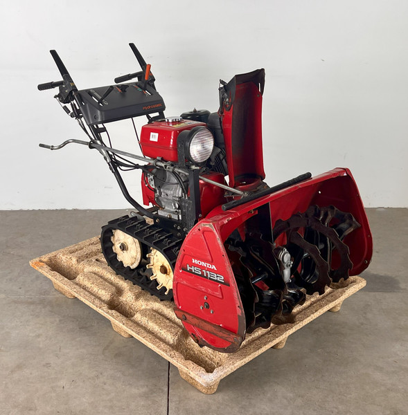 2004 HONDA HS1132 SNOWBLOWER: dual-stage, electric start, tracks (Used)