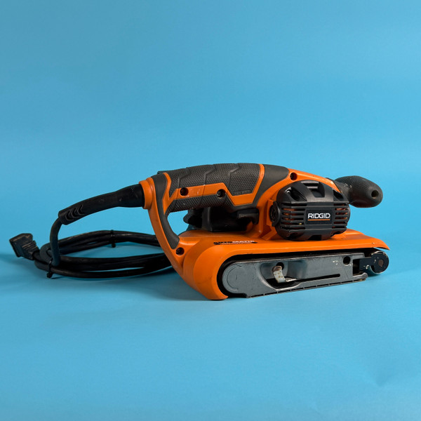 RIDGID R2740 BELT SANDER: 120v variable speed, w/o dust bag (Used)