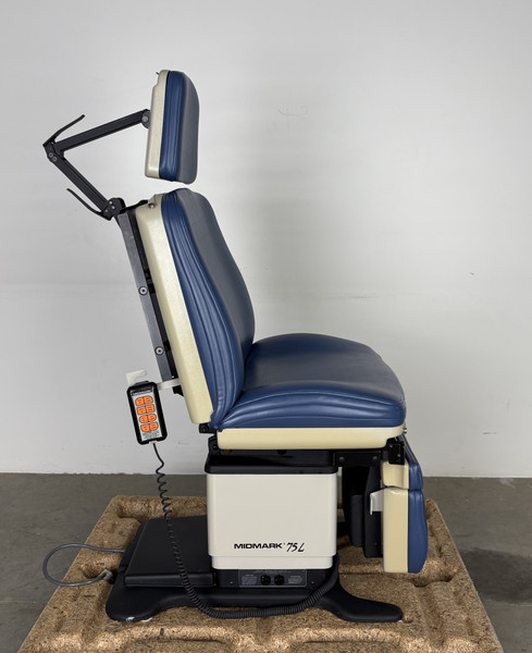 MIDMARK 75L 411-011 EXAM CHAIR: 115v, 12amps, 50/60hz (Used)