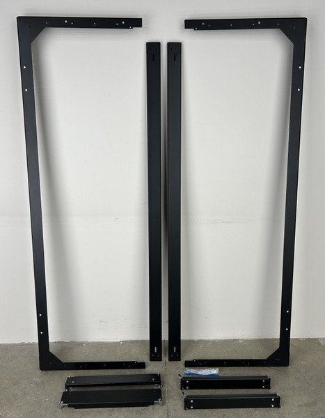 CHATSWORTH 11792-725 SWING GATE WALL RACK: 40u, 19”eia w, 24”d, black (Used)