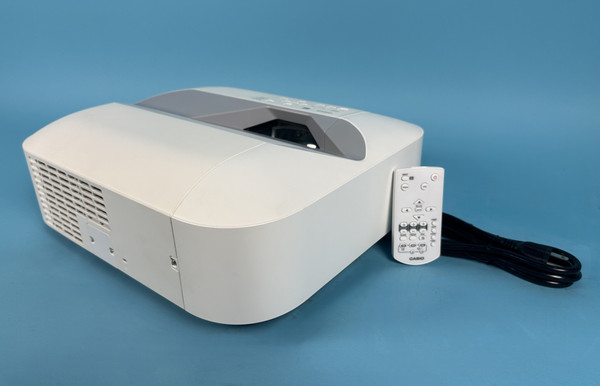 CASIO XJ-UT310WN PROJECTOR: 3100 lumens, led, 1280X800 res, white (Used)