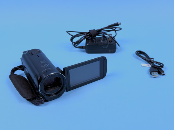 CANON VIXIA HF R800 CAMCORDER: hd video lens, 2.8-89.6mm, black (Used)