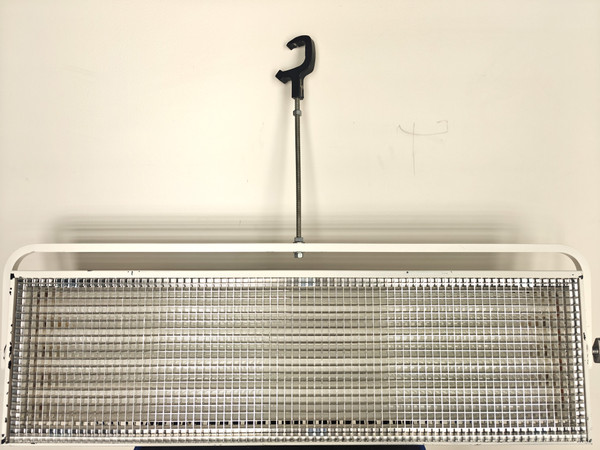 KINOFLO IMG-45X-120 LIGHT FIXTURE: image 45 dmx, 120vac, fluorescent (Used)