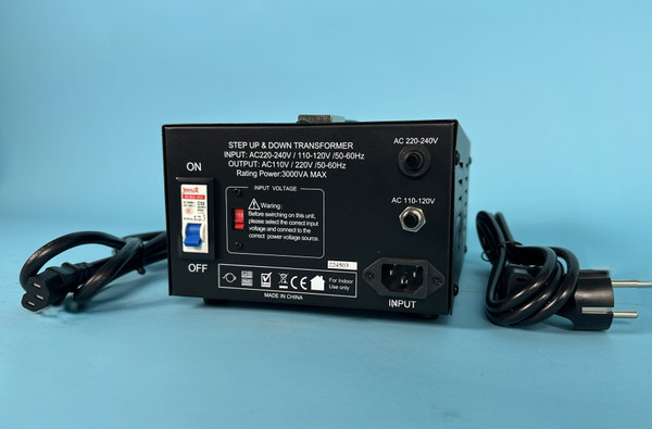 LITEFUZE LT-3000 STEP UP&DOWN TRANFORMER: w/universal output (Used)