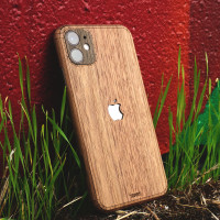 Toast iPhone 11 wood cover in walnut.