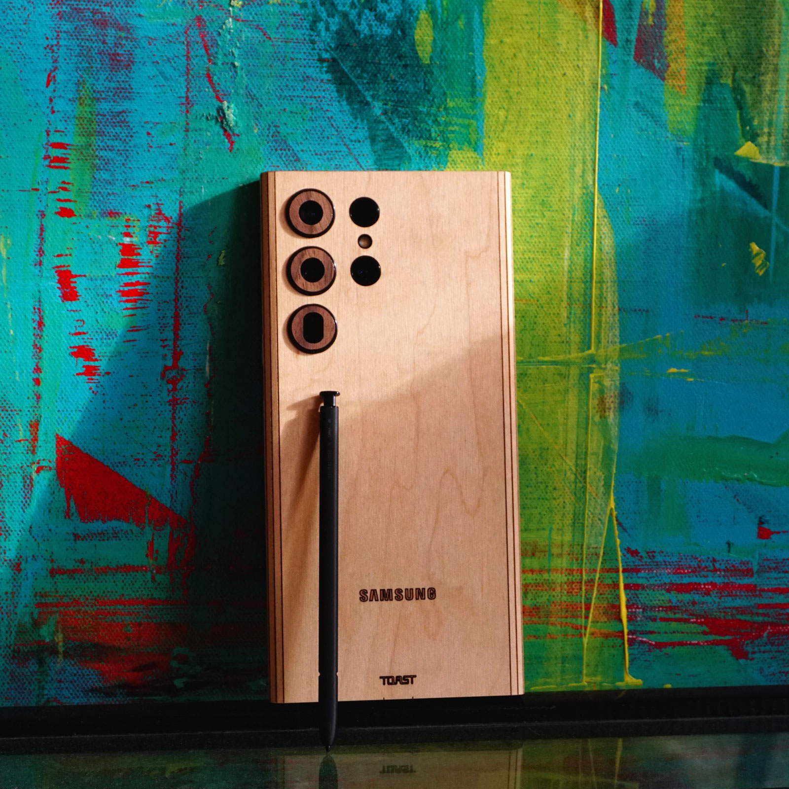 Samsung Galaxy S23 Ultra case with wood finishing and 'CONTRA' logo