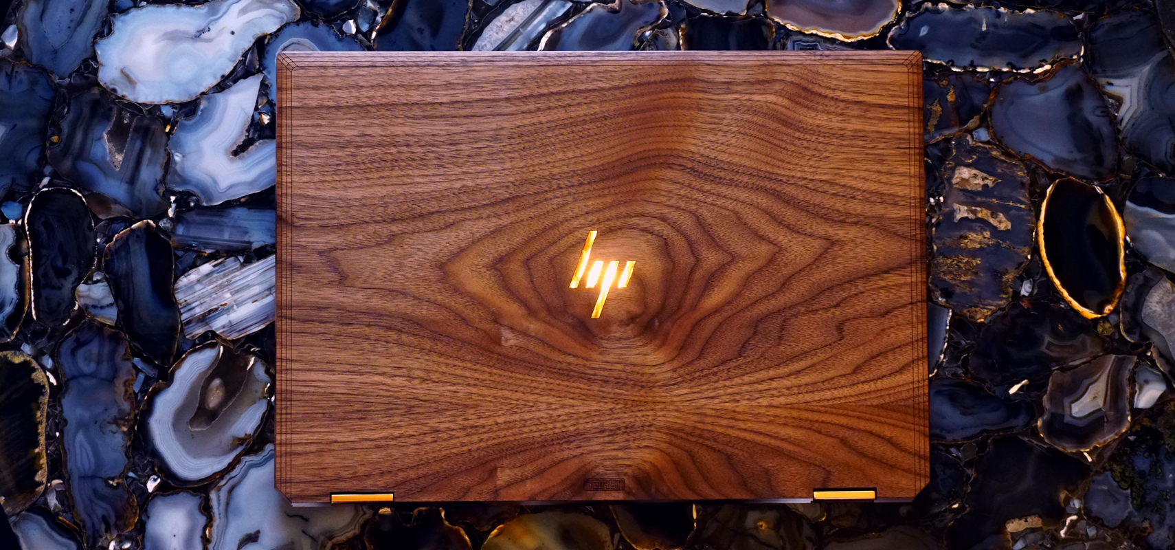 hp-spectre-gem-cut-2019-on-blue-agate-table-banner-for-web.jpg