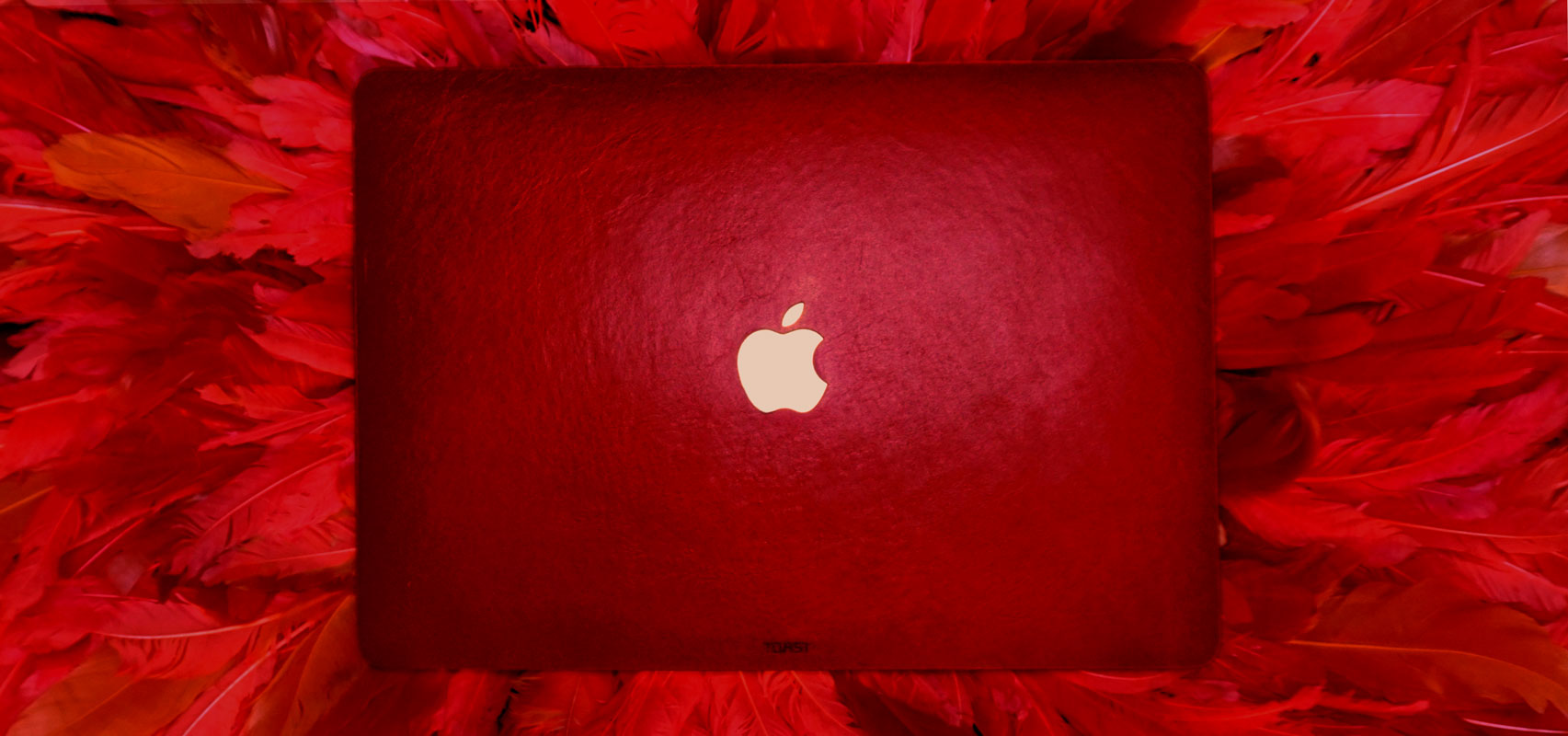 apple laptops red