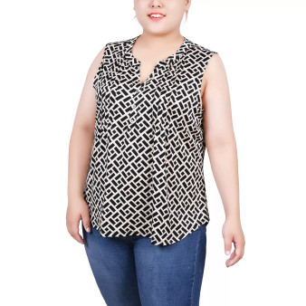 Plus Size Sleeveless Knit Y neck Top
