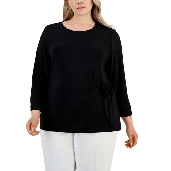 Plus Size Solid 3/4-Sleeve Crewneck Knit Top