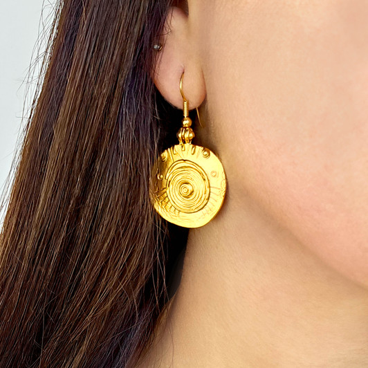 Matte Gold Rustic Disc Earrings Matte Gold Rustic Disc Earrings
