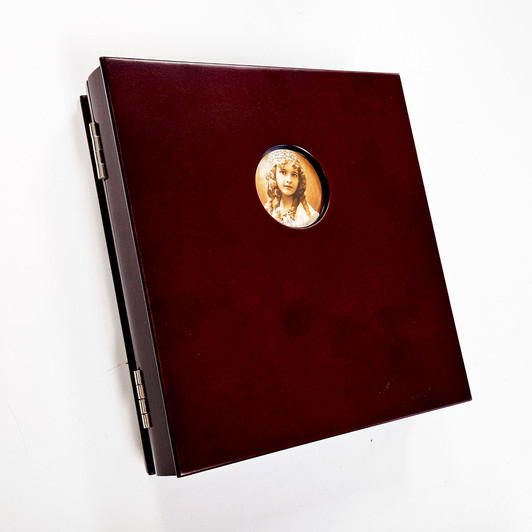 Navika USA | Fabulously Carved Golf Photo Frames