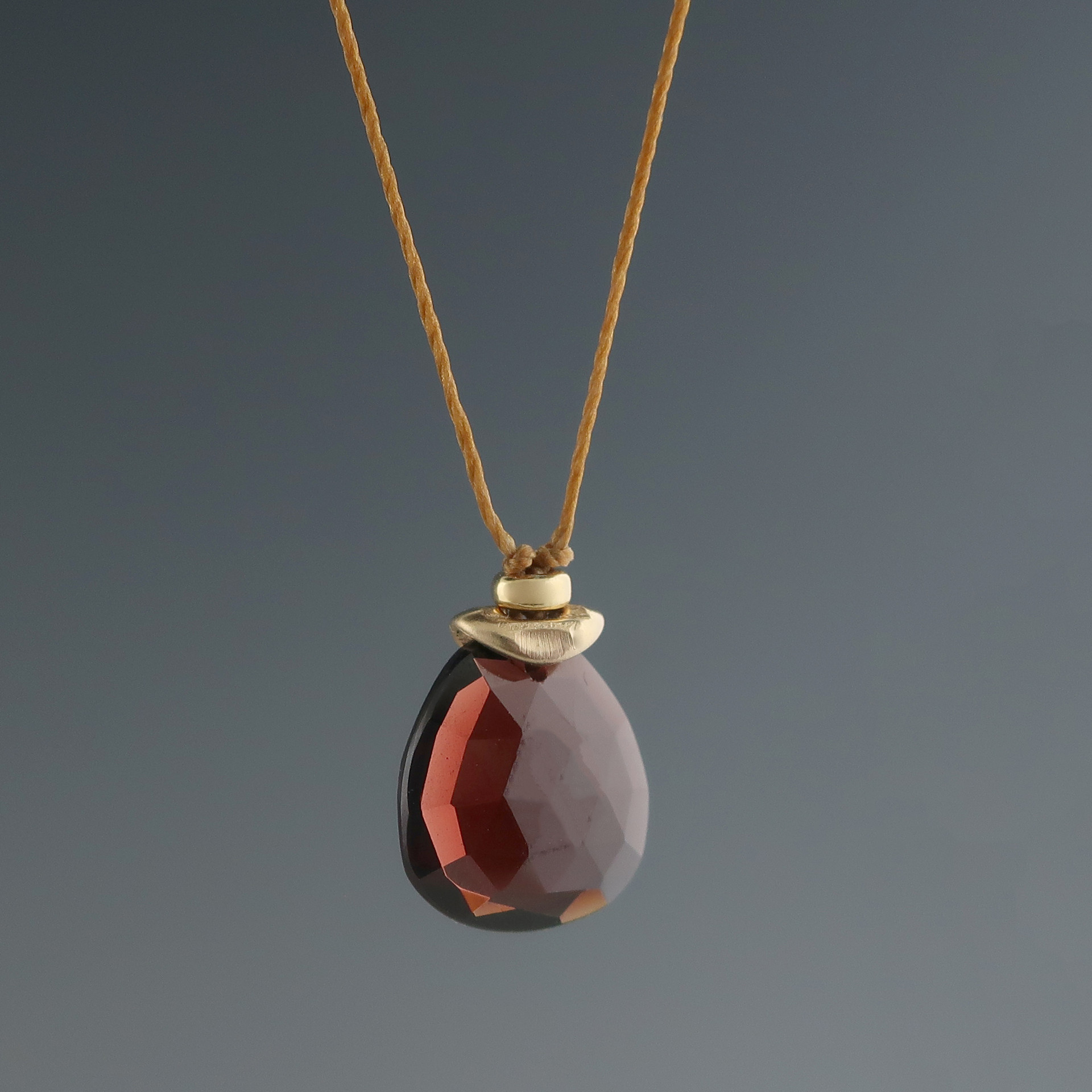 CARABANE (garnet rose)