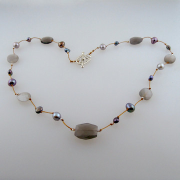 RTS delicata - gray moonstone pearl mix 19"